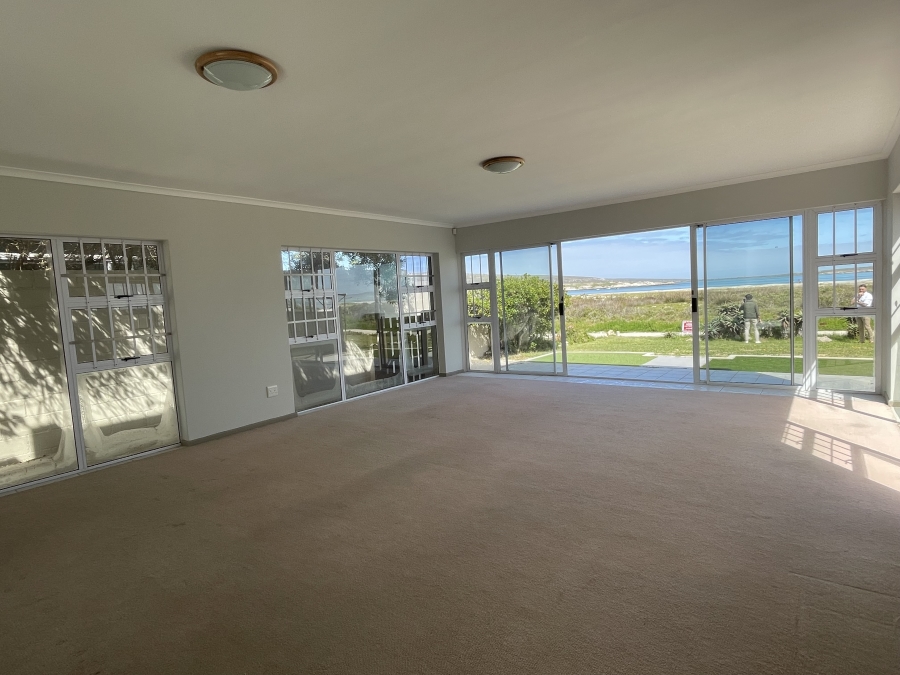 4 Bedroom Property for Sale in Middedorp Western Cape